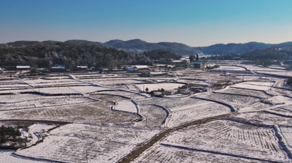 鹤城区：黄岩春雪美如画 雪落人间欢乐多