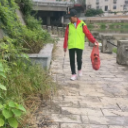 “阳光”巡河净滩 守护碧水清波