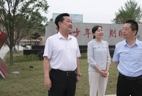 唐成调研检查高考准备工作