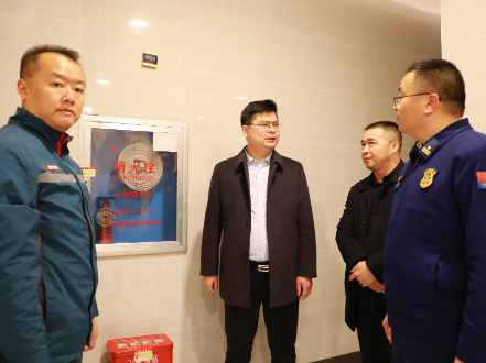 郑明明督导检查安全生产工作