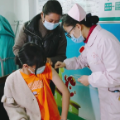 怀化：双价HPV疫苗到货 13岁女孩免费接种