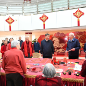 习近平总书记走进百姓家