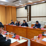 许忠建参加市委办第一党支部组织生活会