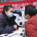 鹤城区多部门联合开展“学雷锋、献爱心”活动