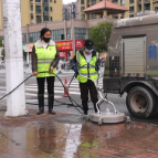 鹤玉环境开展校园周边大清扫 洁净护航新学期