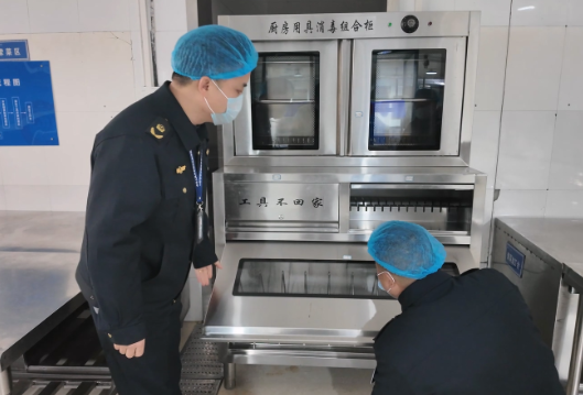 鹤城区开展春季开学“第一餐”食品安全检查 筑牢校园食安防线