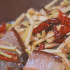 鹤城区：春天的美味 春笋炒腊肉