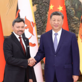 习近平会见文莱王储比拉