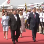 习近平出席金正恩举行的欢送仪式