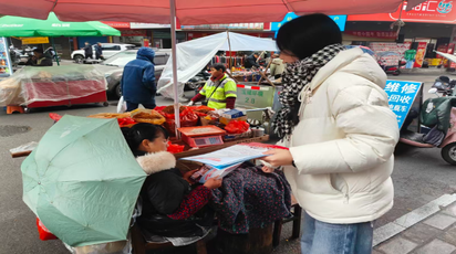 东兴社区开展禁燃宣传活动 