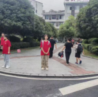 城中街道斜水塘社区开展七彩假期活动助力“一迎三创”