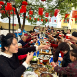 宝家山社区南山小区举办"合龙宴"邻里聚会