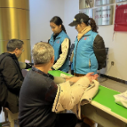 迎丰街道顺天桥社区：笔墨迎春送福至 社区服务暖人心