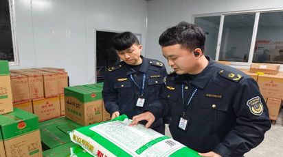 鹤城区市场监管局开展春季校园食品安全检查