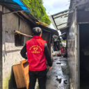 城中街道三角坪社区开展舞水河防汛及危房排查工作