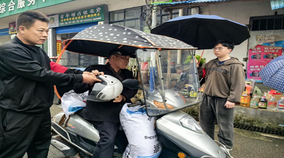 凉亭坳乡开展交通劝导行动 筑牢群众出行安全防线