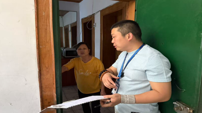 东兴社区入户解忧 快速处置居民下水道堵塞问题