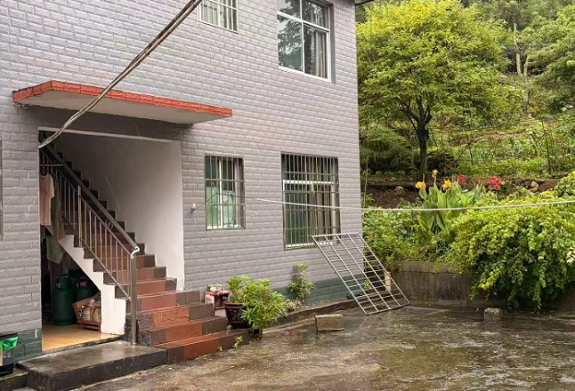 黄岩卫生院开展防盗窗“拆窗破网”整改工作
