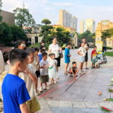 龙塘社区联合恒大御景湾物业举办“泡泡大作战”亲子狂欢活动