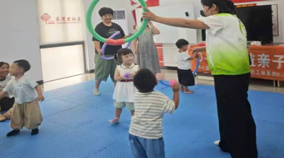 迎丰街道社工站：亲子早教润童心 安全护航暖盛夏