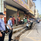 凉亭坳乡：中秋赶集护平安 执勤在岗保秩序