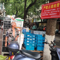 红星街道：柔性执法破解城市管理难题 烟火气与文明风同行