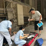 城北街道宝家山社区:网格巡查伸援手,救助晕倒老人