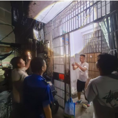 文化山社区开展飞线充电夜间专项整治行动