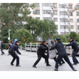 溆浦、低庄铁警联合溆浦特警开展反恐处突演练