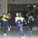 关注消防 生命至上 ——警予学校举行2020年下学期消防疏散演练