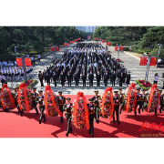 湖南省暨长沙市烈士纪念日向英雄烈士敬献花篮仪式举行