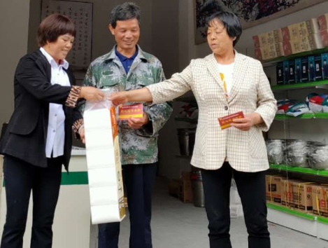 文明实践在溆浦|不收钱的“爱心超市”