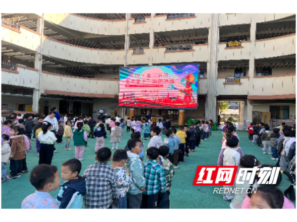 溆浦消防：开展消防安全演练 筑牢校园“防火墙”