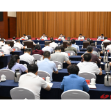 韦朝晖主持召开市委常委会(扩大)会议暨市委理论学习中心组集体学习