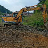 黄茅园镇：“铁牛”出动 荒地“复活”