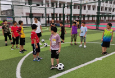 龙潭镇中心小学：校园足球队训练风雨无阻，激情四溢！