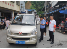 北斗溪镇：赶集日，“红袖章”如期而至