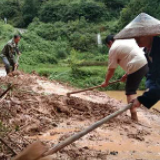 思蒙镇：暴雨侵袭 干群合力抢险救灾