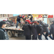 大江口镇：整治人行便桥摩托车乱停乱放行动