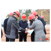 思路要更加开阔 服务要更加精准 环境要更加优化——郑湘到溆浦产业开发区现场办公