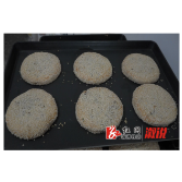 溆浦：中秋节日氛围渐浓 传统麻子月饼制作忙