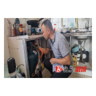溆浦职中：校园燃气排查“敲门”行动保平安