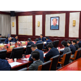 许忠建主持市委理论学习中心组集体学习