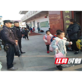 卢峰镇：“警”然有序 守护校园
