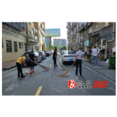 溆浦县应急管理局党员干部积极投身灾后环境清扫，践行党员先锋模范作用