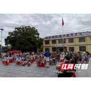 溆浦县卢峰镇：送戏下乡惠民生 安全知识进万家