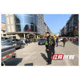福地怀化·温暖溆浦｜龙潭镇：积极开展交通劝导 守护群众平安回家路
