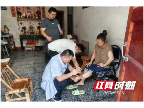 溆浦县残联：上门办证送温情 贴心服务零距离