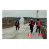 卢峰镇:党员志愿除冰保畅 彰显基层担当