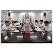 县委理论学习中心组举行第八次集体学习